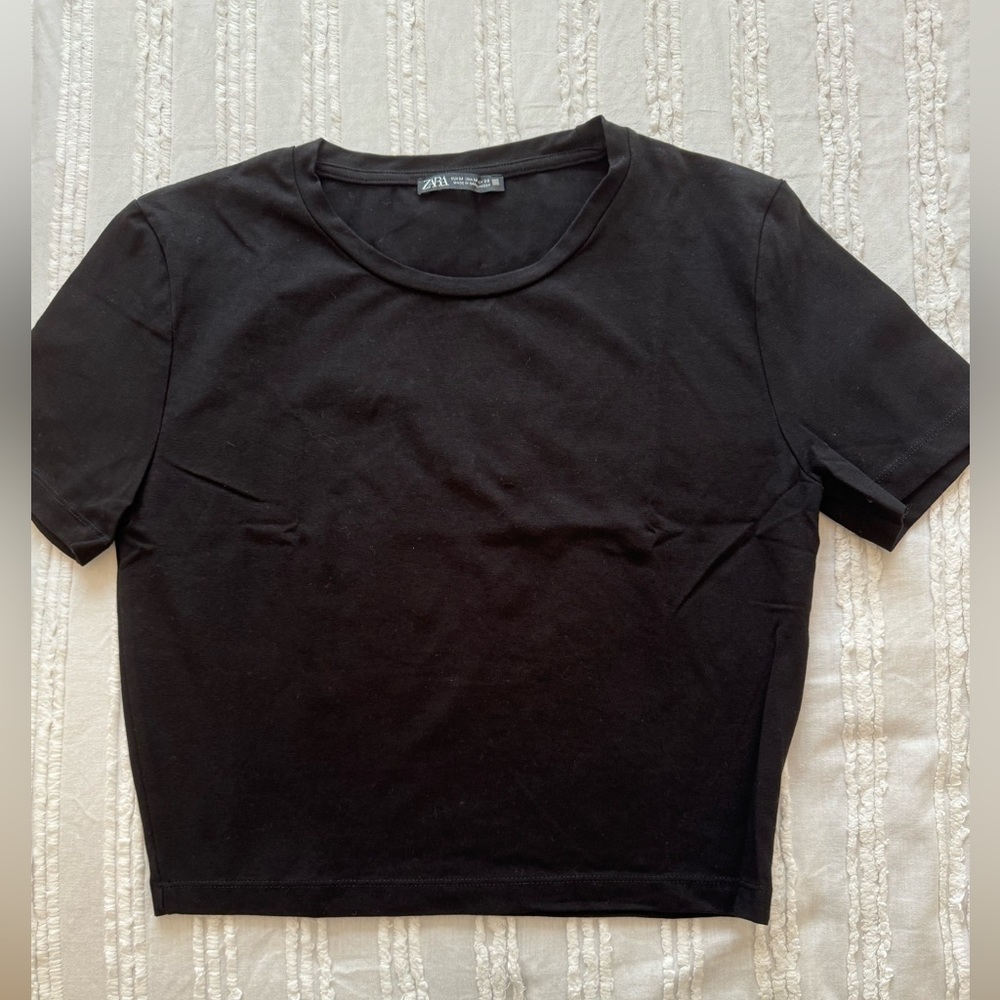 Zara Women’s Plain Black Tee Size Medium